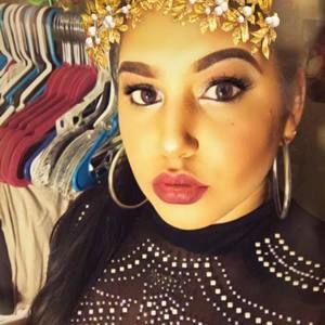 Meet your Posher, Gabriela